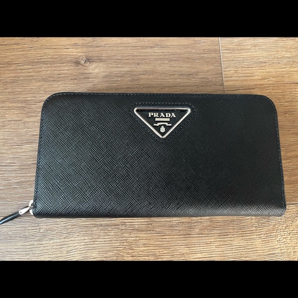 PRADA-AUTHENTIC (NWT) Large Black Saffiano Leather Zip Around Wallet - Picture 2 of 15